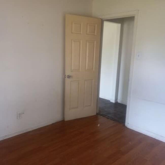 Photo - 2100 Olive St