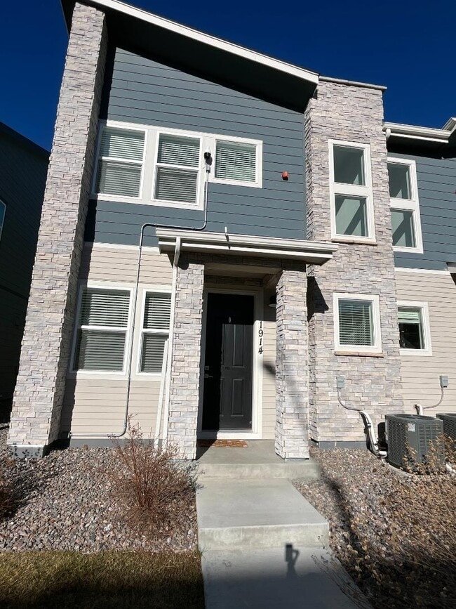 Building Photo - 1914 Rosen Dr