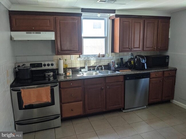 Photo - 5949 Baltimore St