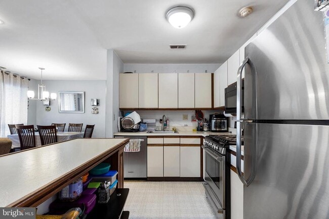 Photo - 1102 Diamond Dr