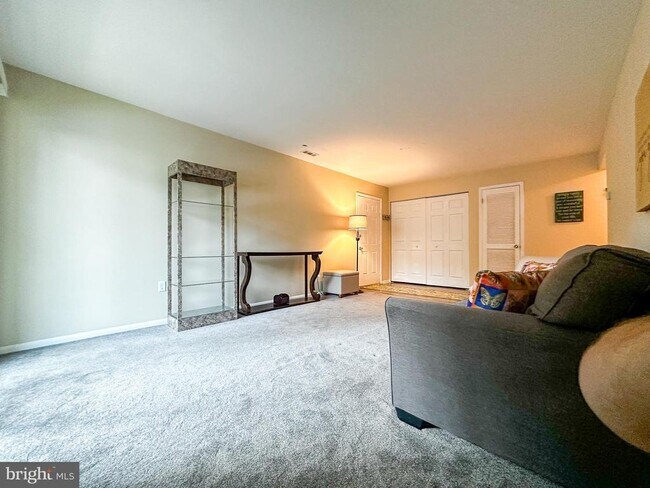 Photo - 15 Scotch Pine Dr