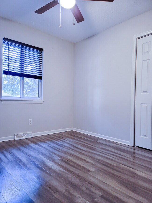 Photo - 7219 Montana Ave