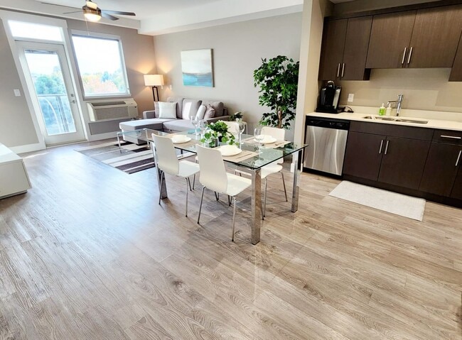 Photo - 925 Leon Ave Unité 527