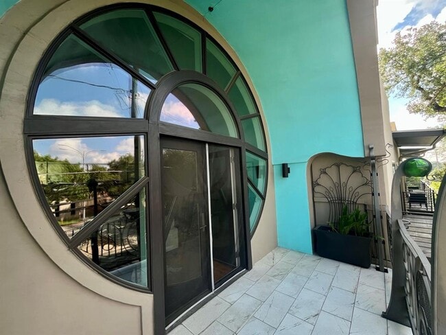 Photo - 206 E Live Oak St Unidad C