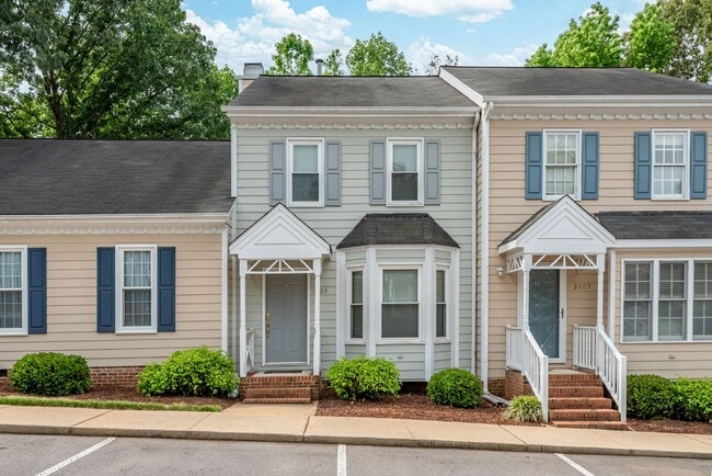 Building Photo - Charming 2-bedroom, 2.5-bathroom Townhouse Located in the Heart of Raleigh, NC