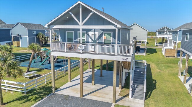 Photo - 1079 Cedar Ln