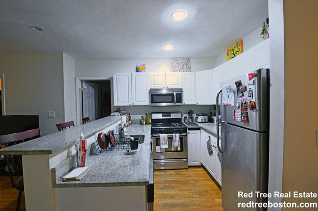 Photo - 324 Saint Paul St