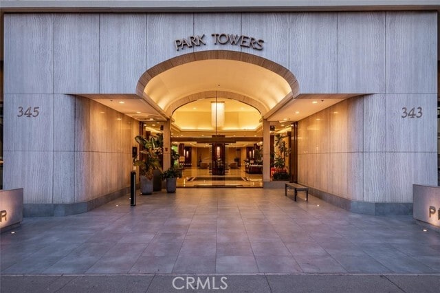 Building Photo - 343 Pioneer Dr Unit 1703