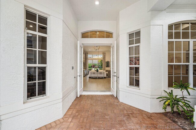 Photo - 132 Pembroke Dr