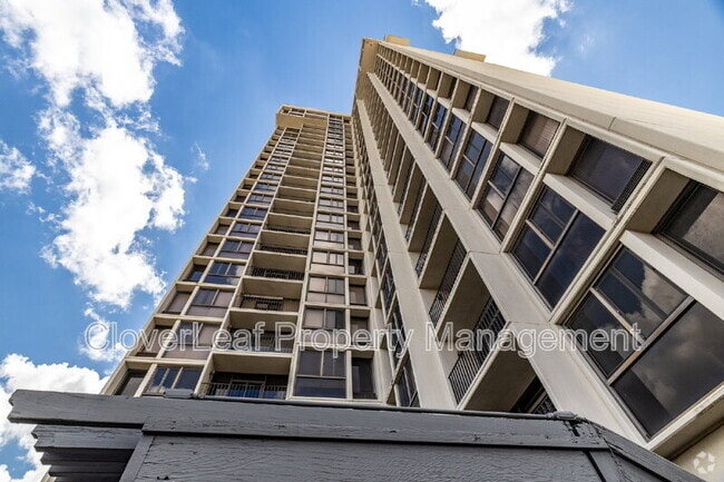 Building Photo - 7701 Wurzbach Rd Unit #303 Rental