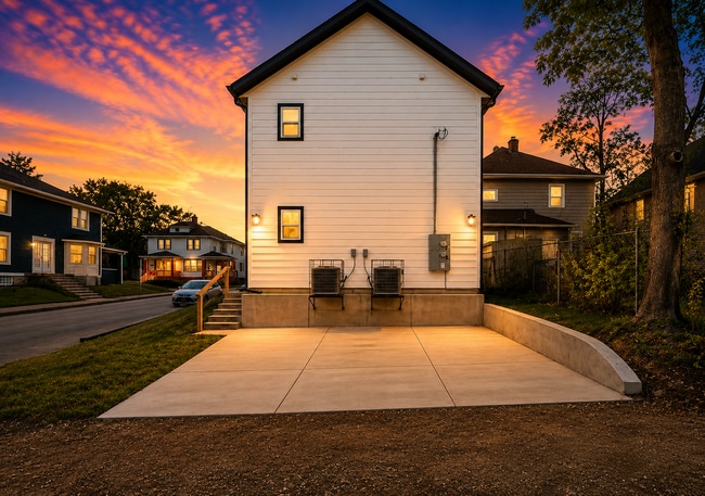 339 E Michigan St