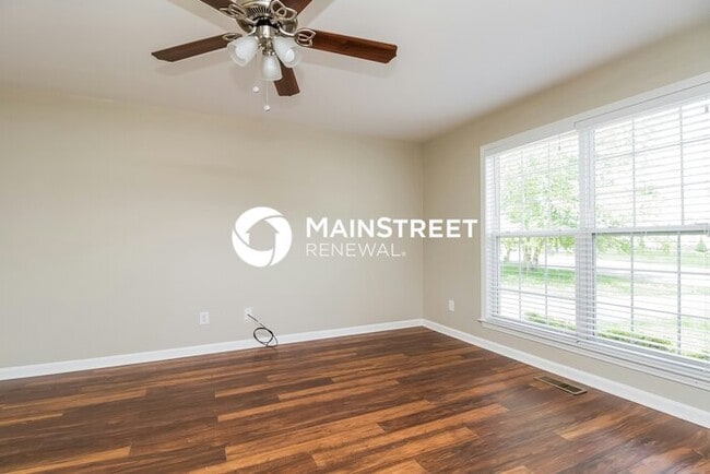 Photo - 3 Bedroom Pet-Friendly Home in Thompson's Station, TN with Main Street Renewal