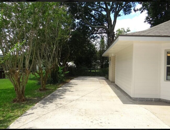 Photo - 107 Essex St