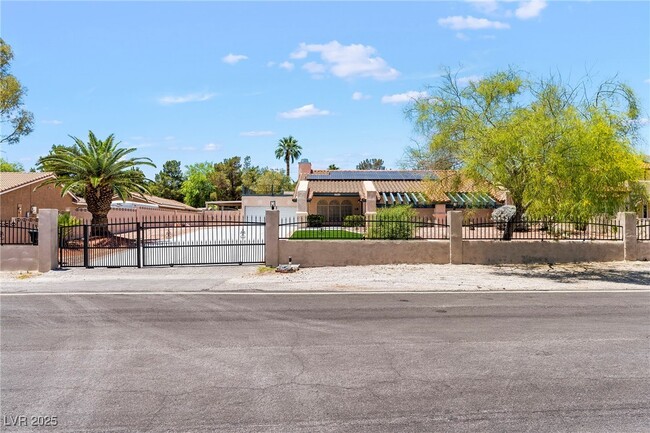 Photo - 1765 Belcastro St Casa