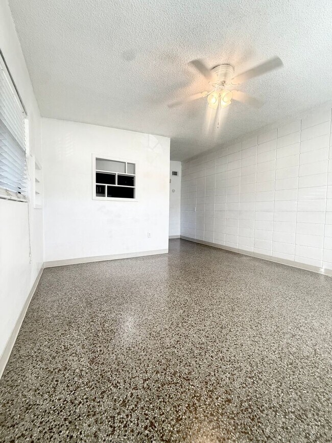 Photo - 2207 Vine St