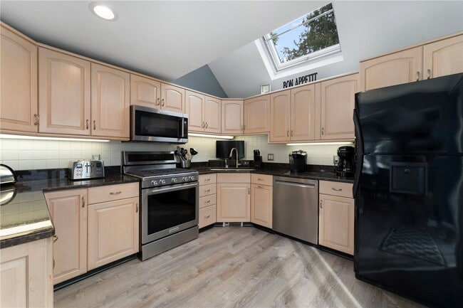 kitchen - 118 Airway Rd