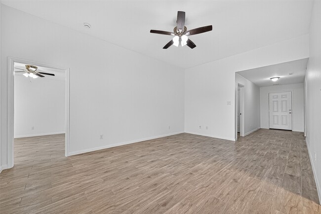 Building Photo - 6009 Cypress Ln