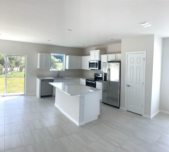 Photo - 3804 Lancove Way