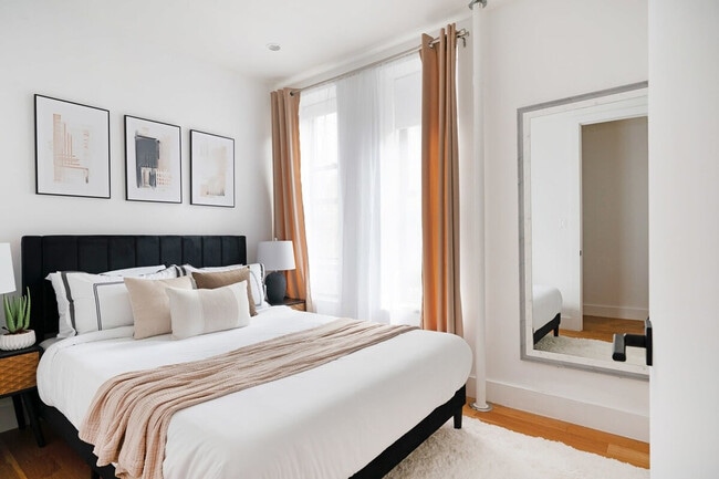 Photo - 403 E 69th St Unit FL3-ID1022006P