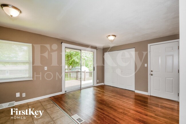 Photo - 704 Highland Dr