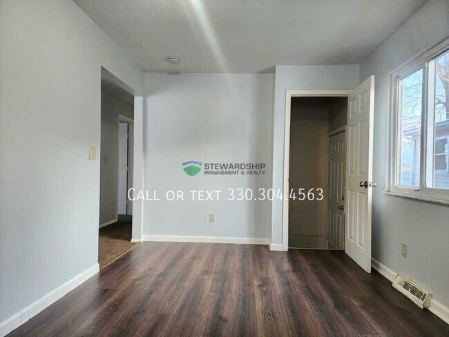 Photo - 787 Georgia Ave