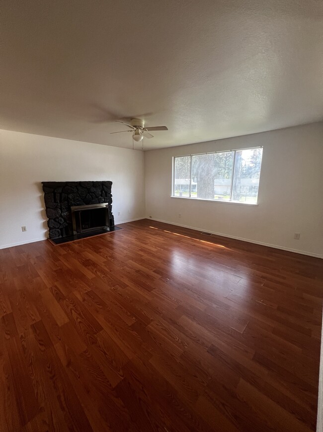 Photo - 41 E Alder Place East