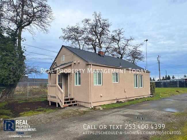 Photo - 8420 1/2 South Tacoma Way-1 Unidad 1