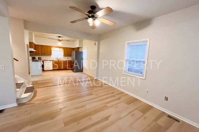 Photo - 1966 Burr St