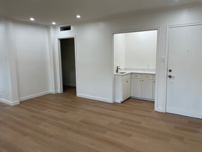 7824 Meadow Park Dr Unit Meadow Park Unit 201