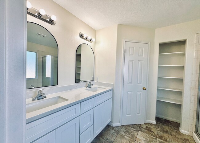 Photo - 5906 Llano Creek Dr