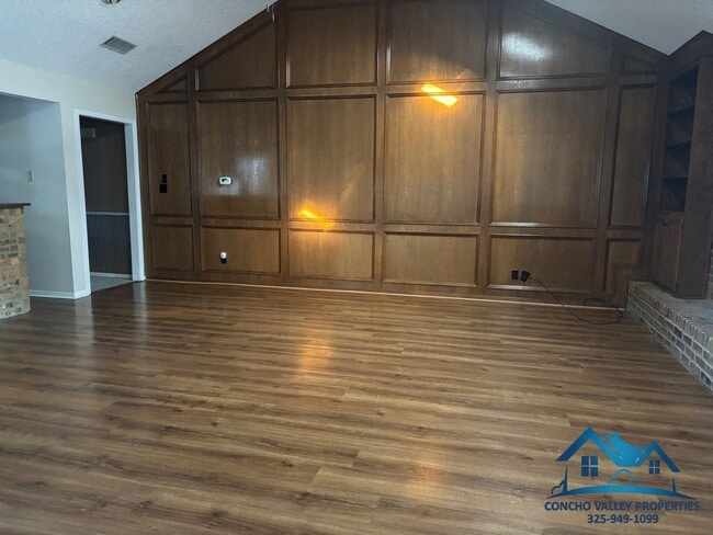 Photo - 3625 Briargrove Ln