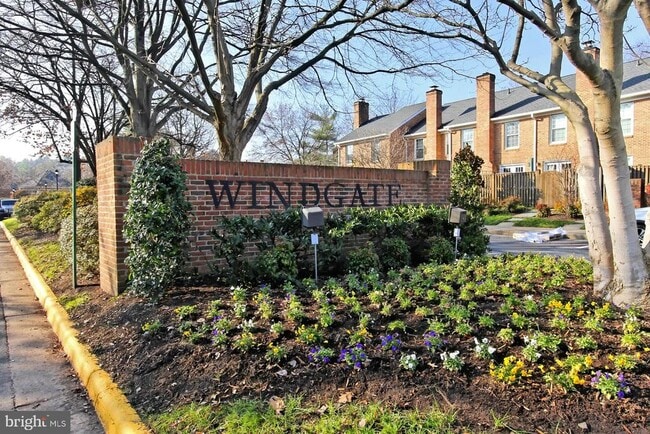 Building Photo - 2616-H S Arlington Mill Dr Unit 8 Rental