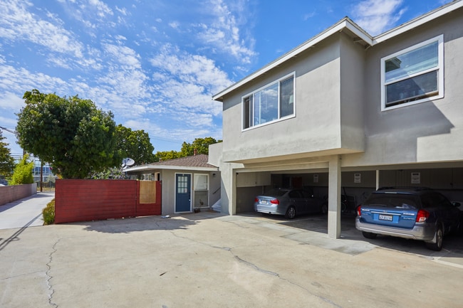Bajo_2428Kansas_005.jpg