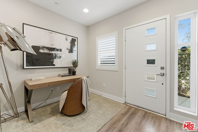 Photo - 2753 Waverly Dr Unit 806