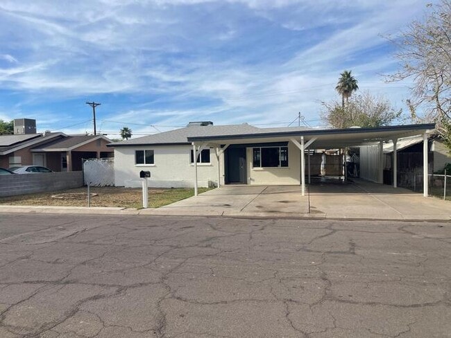 Building Photo - 4602 W Whitton Ave