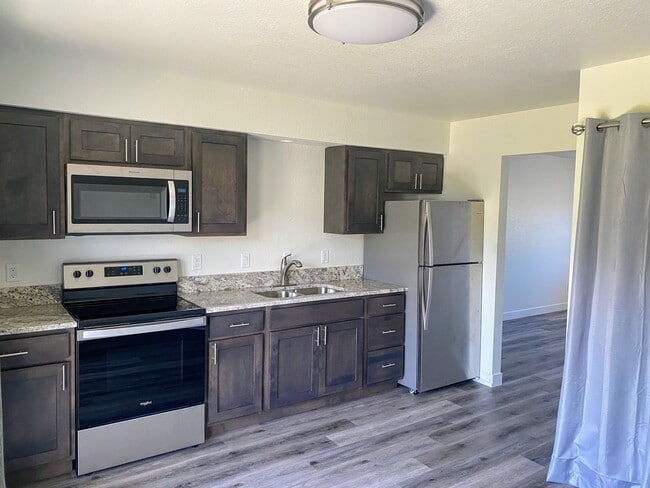 Photo - Park St Apartments Unit 4