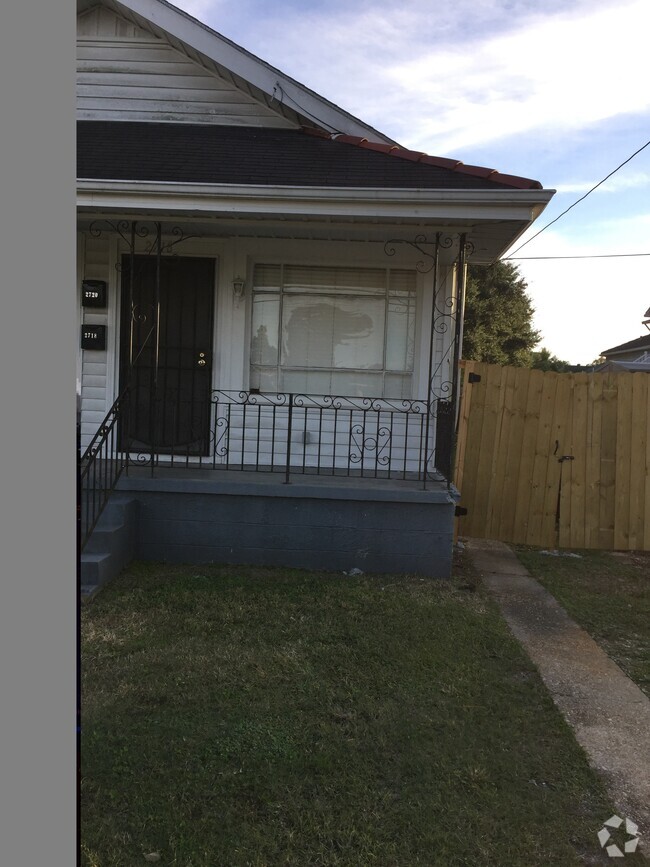Building Photo - 2718 Mithra St Unit 1 Rental