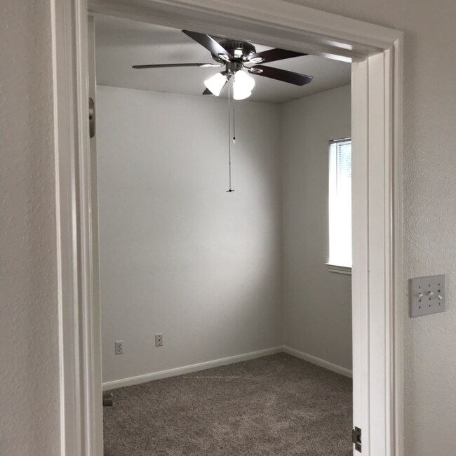 Photo - 3104 Northwest Blvd Unidad D