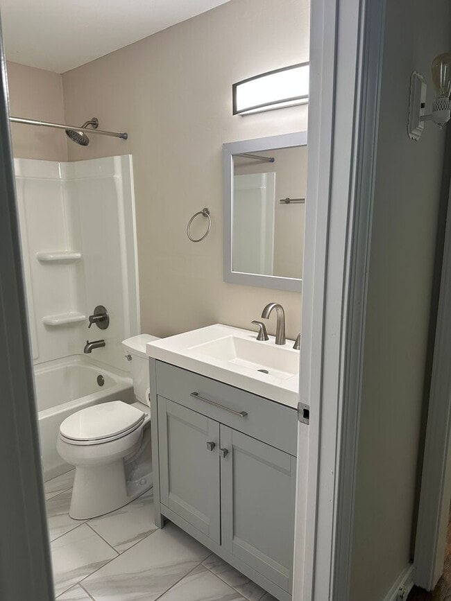 $2,200 / 2 br / 2 ba / 864 sqft - $2,200 / 2 br / 2 ba / 864 sqft House