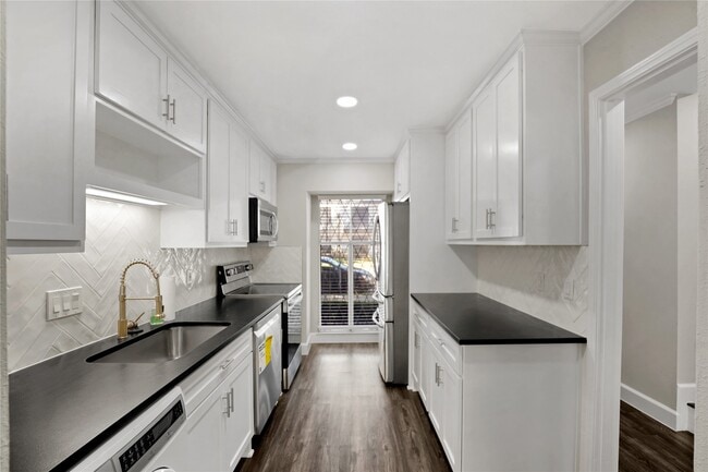 Building Photo - 2218 Winrock Blvd Rental