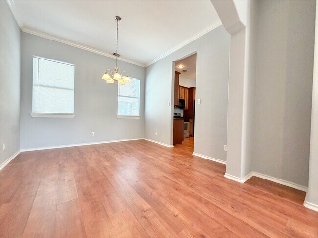 Photo - 1608 Holman St