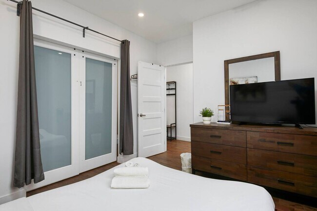 Photo - 3778 Rue De Bullion Unit 3778