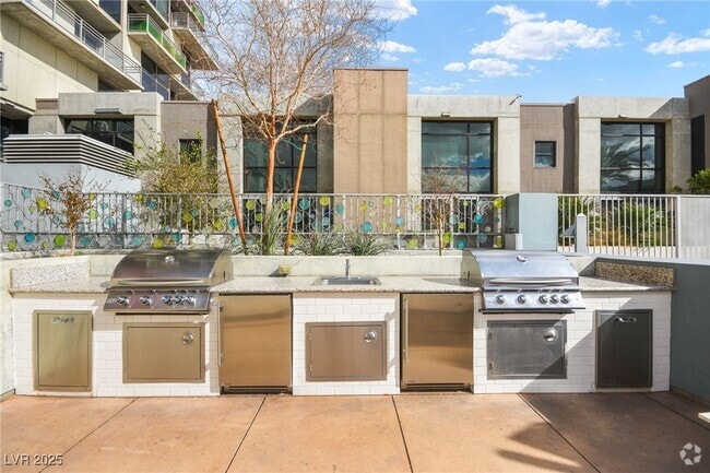 Building Photo - 353 E Bonneville Ave Unit 761 Rental