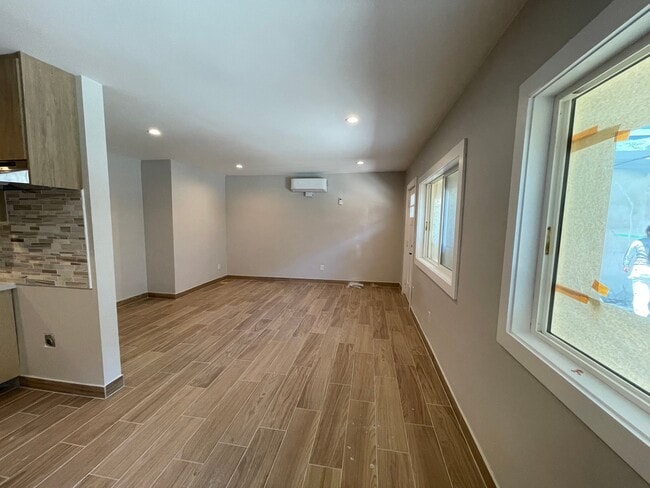 Photo - 20301 Cohasset St Unidad 5