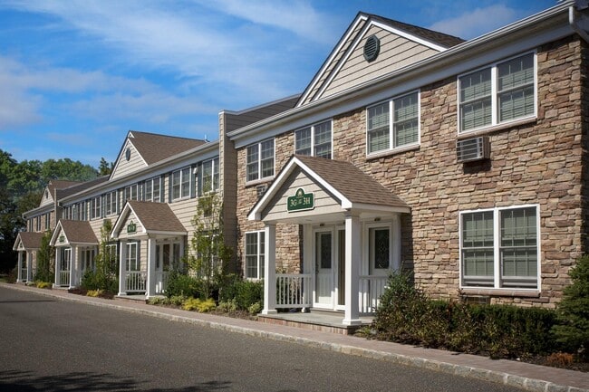Building Photo - 184 Hallock Rd Unit 2H1 Rental