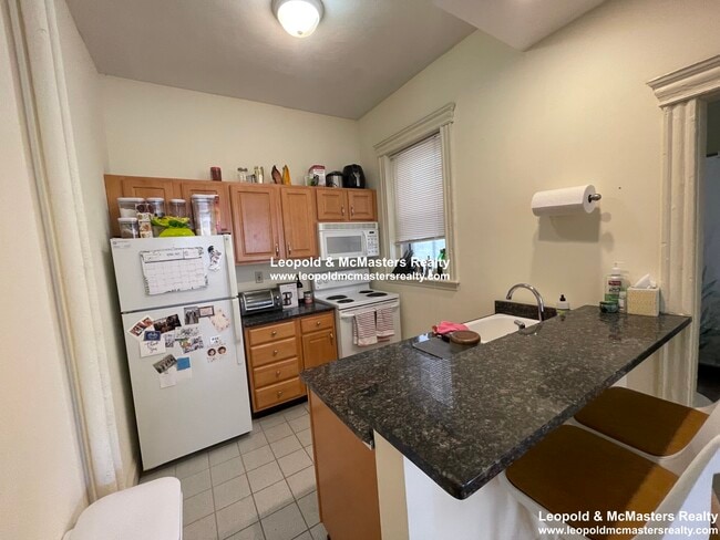 Photo - 104 Peterborough St