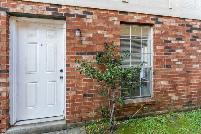 Photo - 55 Brandon Hall Dr Unit B