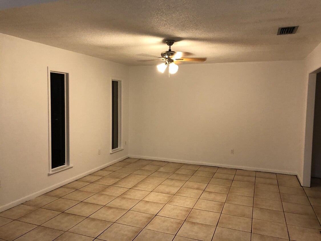 Photo - 617 NW 34th St (Gainesville, FL)