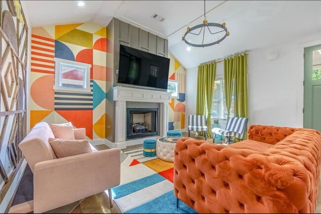 Building Photo - 1702 Netherwood Ave