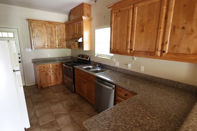 Photo - 113 Summer Creek Dr